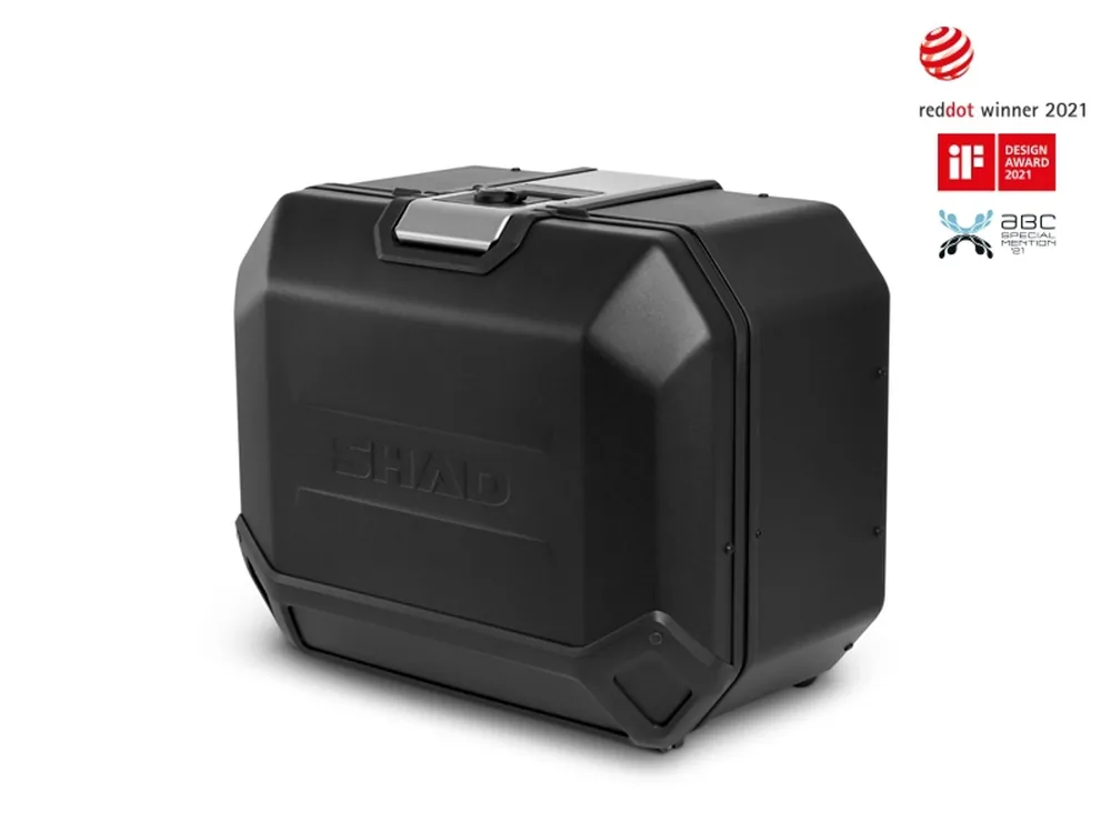 Kompletní sada bočních černých hliníkových kufrů SHAD TERRA BLACK 47L/47L, včetně montážní sady SHAD YAMAHA MT-09 Tracer / Tracer 900 - Výhodná nabídka