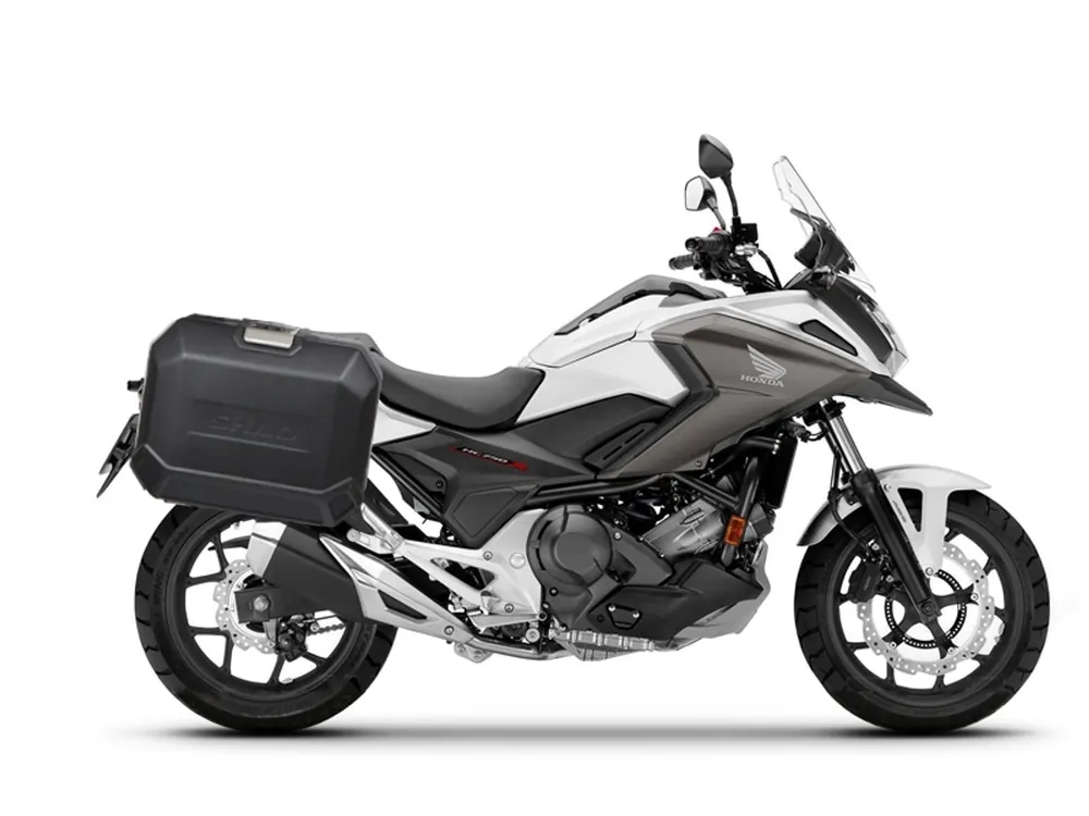 Doprodej | Kompletní sada bočních černých hliníkových kufrů SHAD TERRA BLACK 36L/36L, včetně montážní sady SHAD HONDA NC 750 X