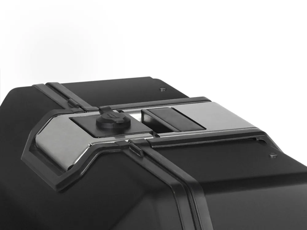 Kompletní sada černých hliníkových kufrů SHAD TERRA BLACK, 37L topcase 36L/36L boční kufry, včetně montážní sady a plotny SHAD SUZUKI DL 650 V-Strom - Vrácení zdarma
